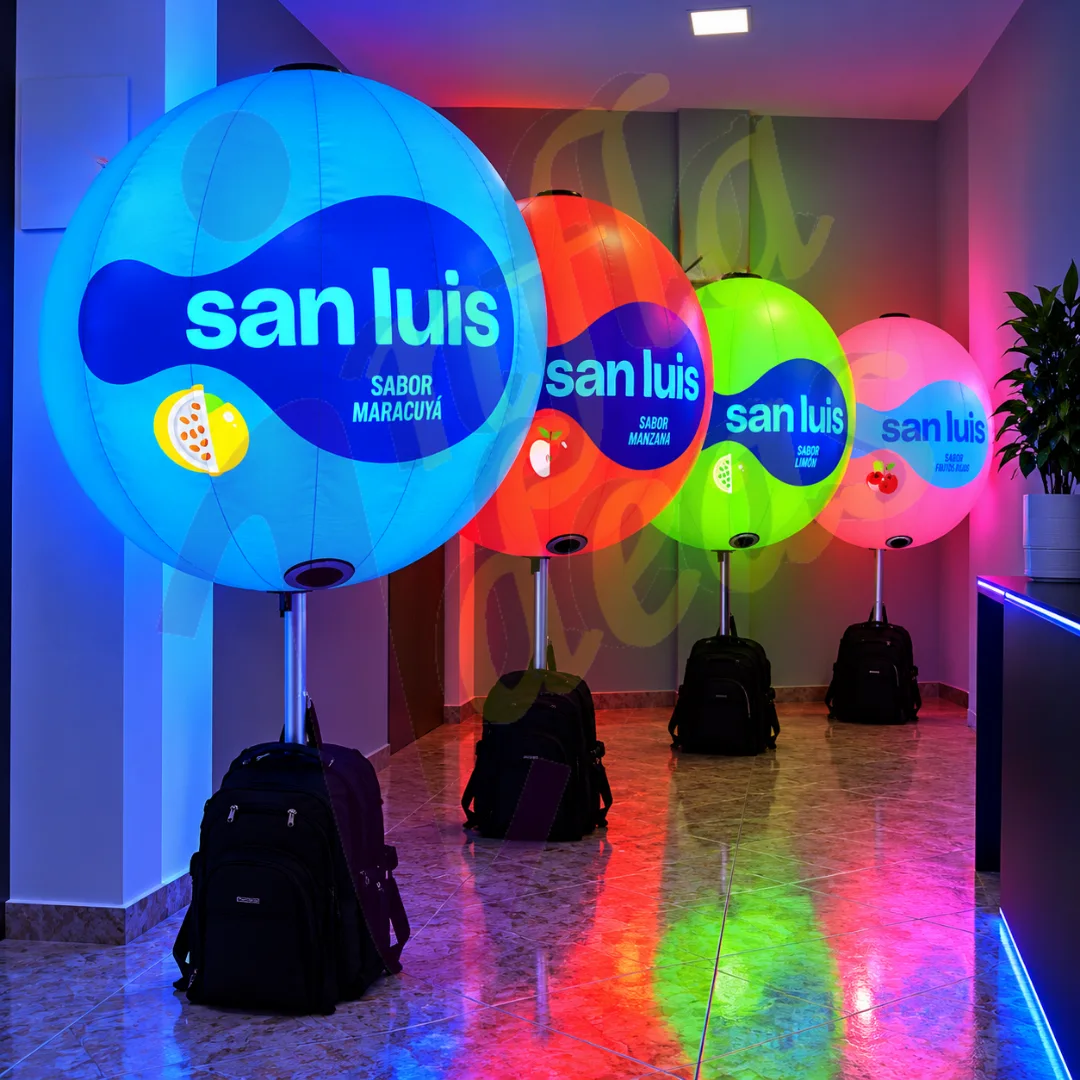 Globo mochila publicitario con luces LED de noche en San Luis, Lima